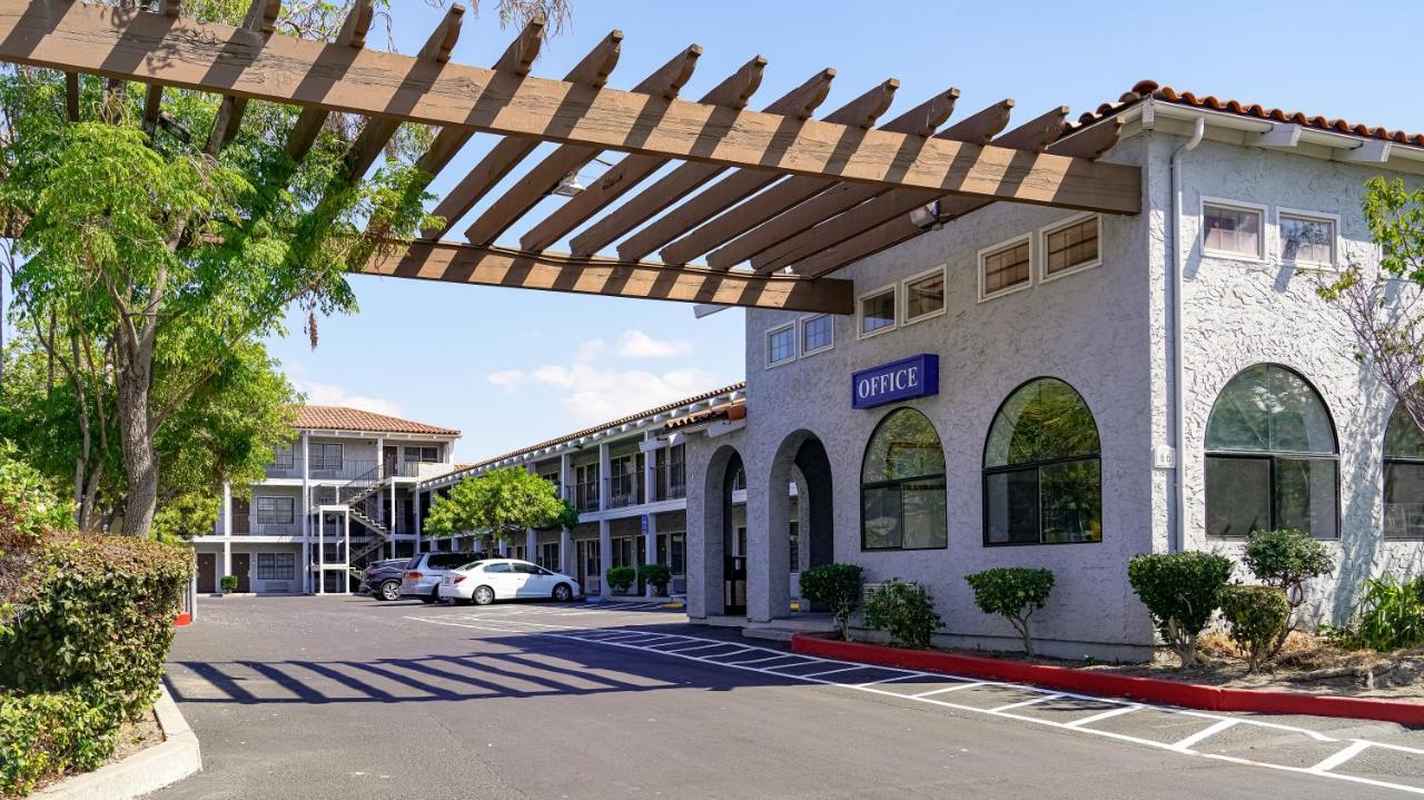 Rodeway Inn Milpitas Near Great Mall ภายนอก รูปภาพ