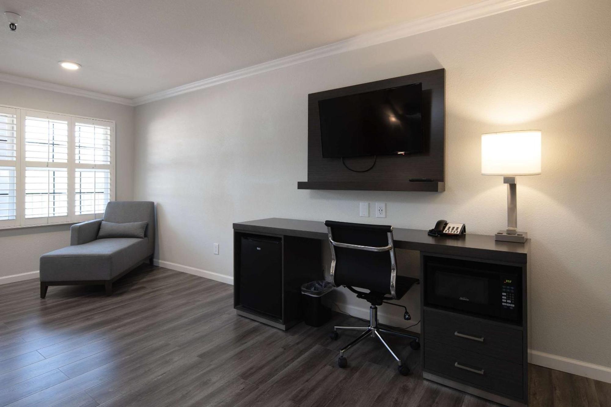 Rodeway Inn Milpitas Near Great Mall ภายนอก รูปภาพ